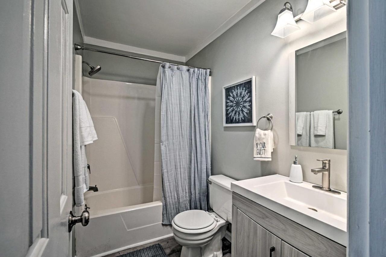 Surfside Beach Couples Retreat With Balcony! Myrtle Beach Bagian luar foto